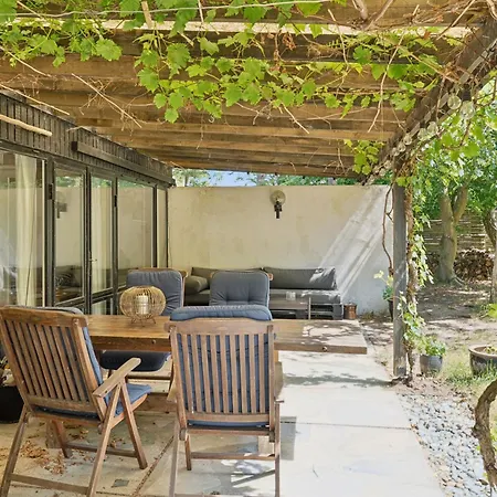펜션 Charming Summer House Close To The Bøtø By