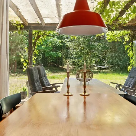 펜션 Charming Summer House Close To The Bøtø By