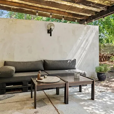 펜션 Charming Summer House Close To The