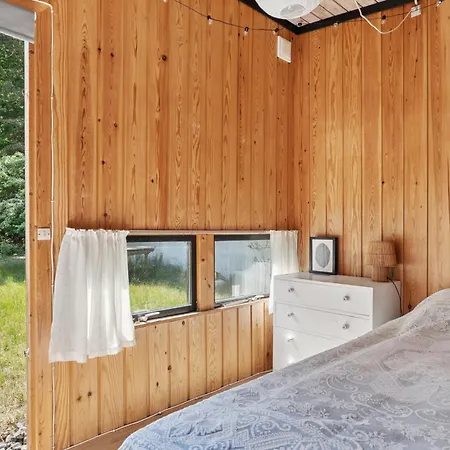 Charming Summer House Close To The 펜션 *