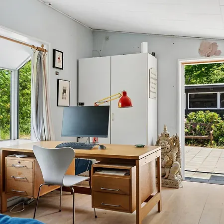 펜션 Charming Summer House Close To The Bøtø By