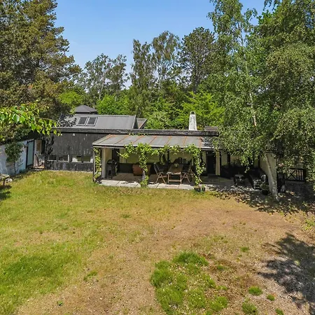 펜션 Charming Summer House Close To The