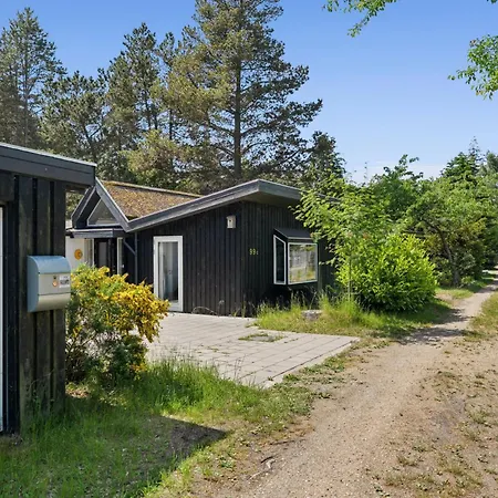 펜션 Charming Summer House Close To The *