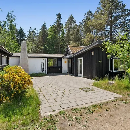 Charming Summer House Close To The 펜션